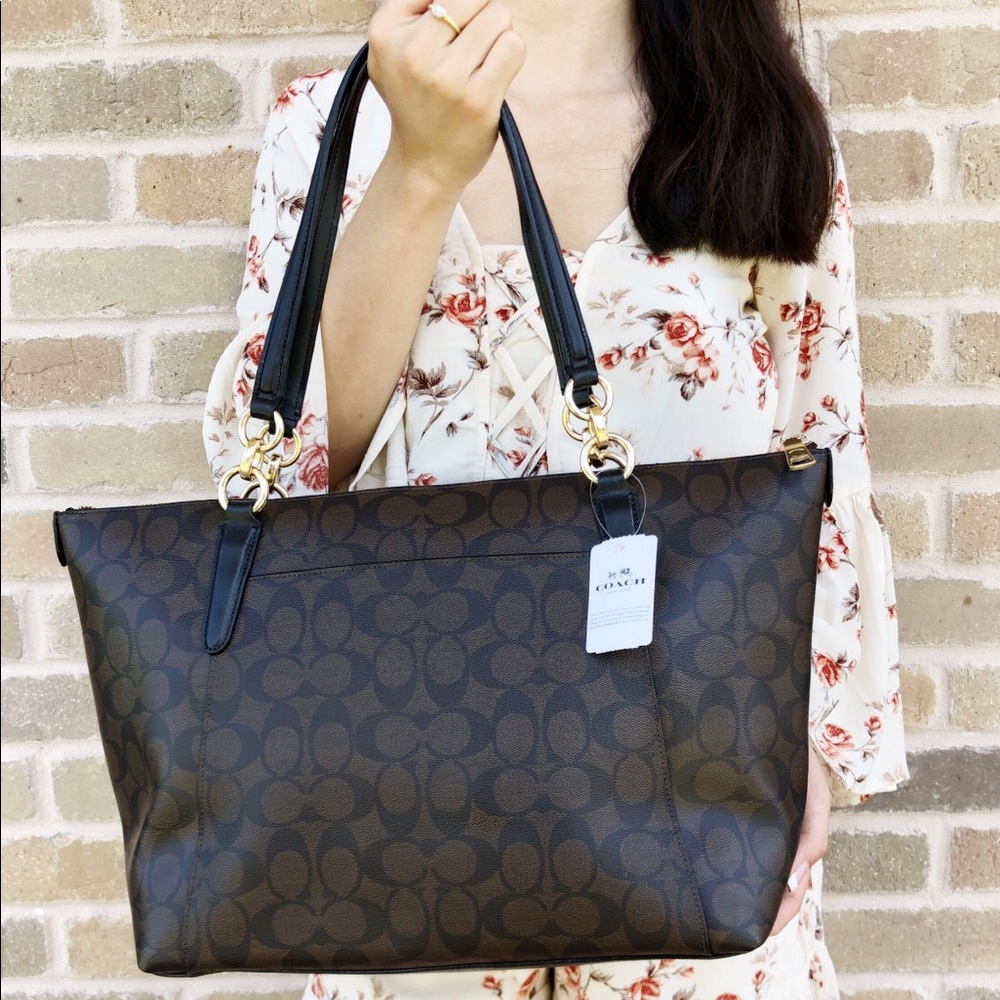 🌺🌺🌺- NWT Coach Large Tote - Picture 3 of 8